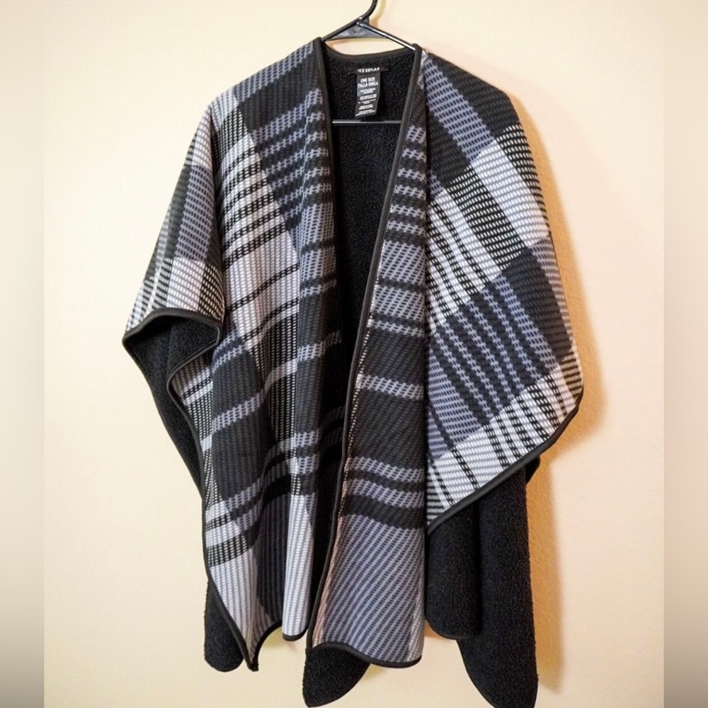 IKE BEHAR fashion wrap shall